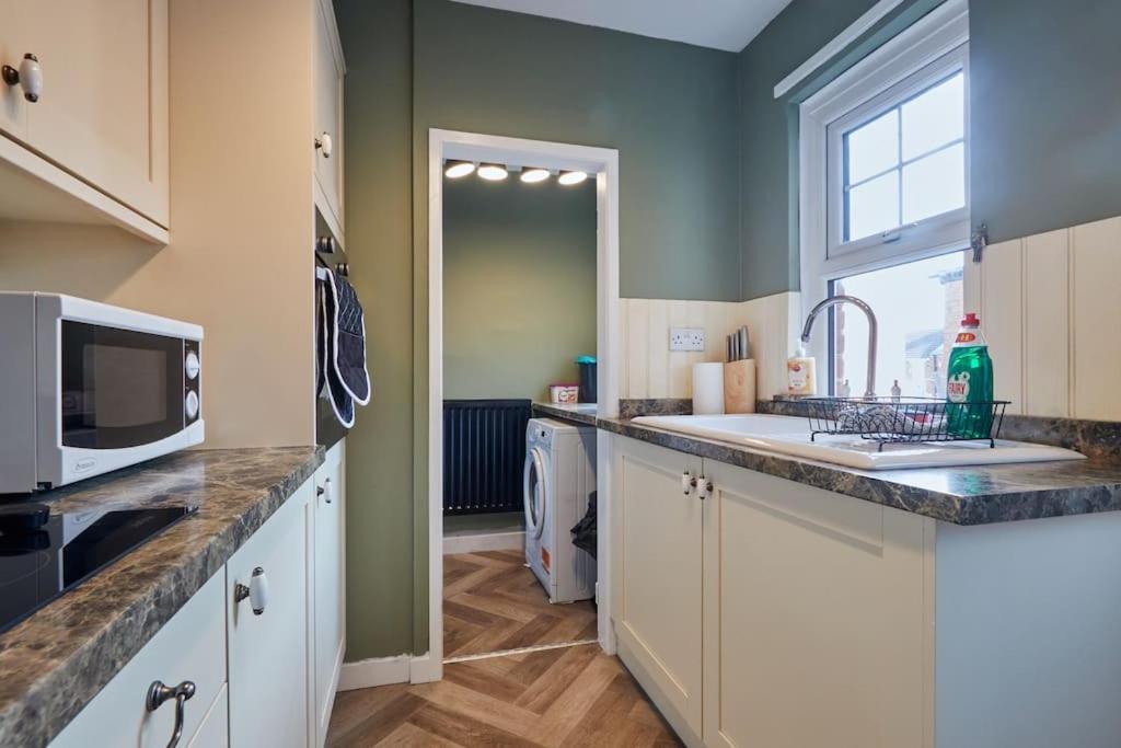 Cosy 3-Bedroom House In Seaham - Street Parking Kültér fotó